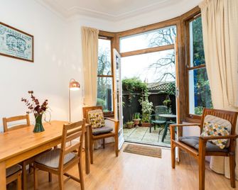 New Stylish 1 Bedroom Flat With Garden | London - Londres - Salle à manger