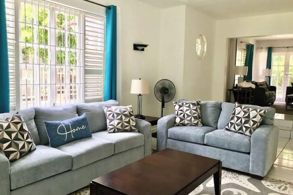 Villa 465 Montego Bay is a perfect getaway spot for families & friends vacations - Bahía Montego - Sala de estar