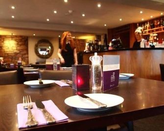 Double Ensuite at Inchture Hotel - Invergowrie - Restaurant