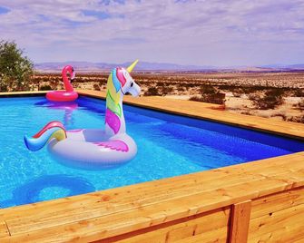 ☆ Desert Flower ☆ Pool☆hot Tub☆family Friendly☆ - Twentynine Palms - Zwembad