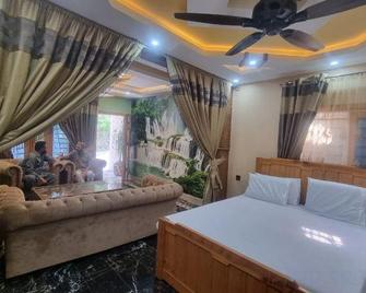 The Mount Heaven Hotel Murree - Murree - Bedroom