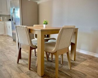 A plus for workers family byChoctaw LongStayDiscount - Durant - Eetruimte