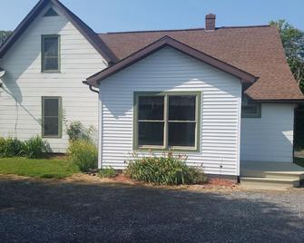 Cozy Country Farm Stay - Fredonia - Edificio