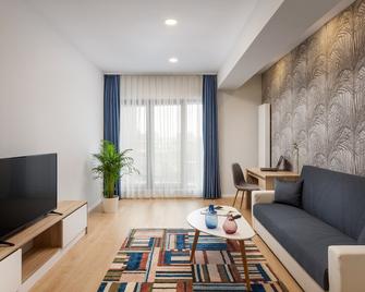 Athina Suites Hotel - Bucharest - Living room