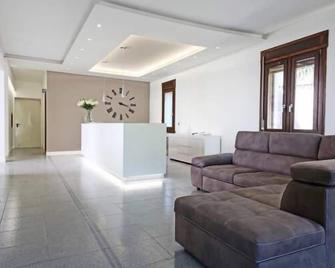 Hotel Roè Garda - Salo - Vastaanotto