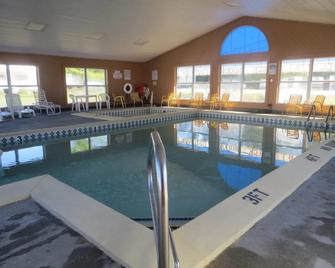 Bells Melody Motel - Mackinaw City - Pool