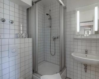 Hotel Haus Oberland - Masserberg - Bathroom
