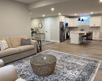 Your Coastal Dream Home Awaits! - Goderich - Living room