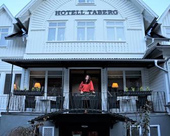 Hotell Taberg - Norrahammar - Будівля