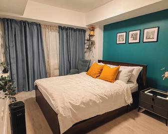 Luxury Penthouse in CBD w/ Wave Pool, 7ft Billiards & Wide Balcony for Getaways - San Fernando - Bedroom