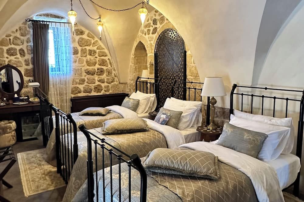 Mardius Tarihi Konak