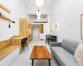 Soho Harbor by halu! - Thessaloniki - Olohuone