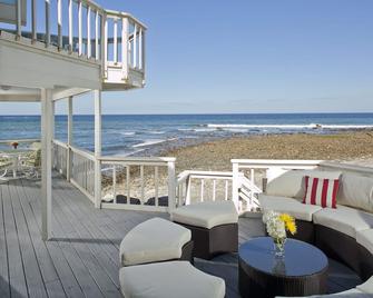 Family-friendly, gorgeous oceanfront property with the best views! - Scituate - Balcony