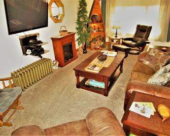 The Bear Den - Ironwood - Living room
