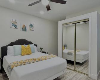 Tropical Paradise, 10mins 2 beach,30 days or more stay - Largo - Bedroom