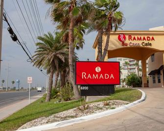 Ramada by Wyndham & Suites South Padre Island - South Padre Island - Building