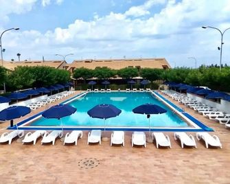 Riviera Village Family Hotel - Butera - Pool