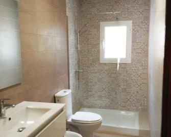 Hostal Miramar - Los Caños de Meca - Bathroom