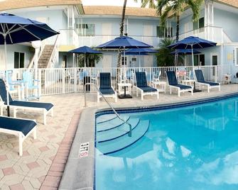 Great Escape Inn by Lowkl - Lauderdale-by-the-Sea - Piscina