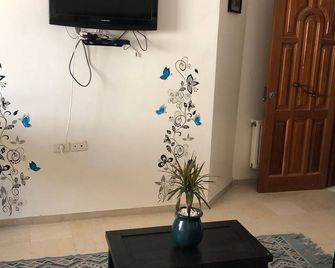Studio Sleeps 2 with Balcony & Free Parking - Sousse - Kamervoorziening