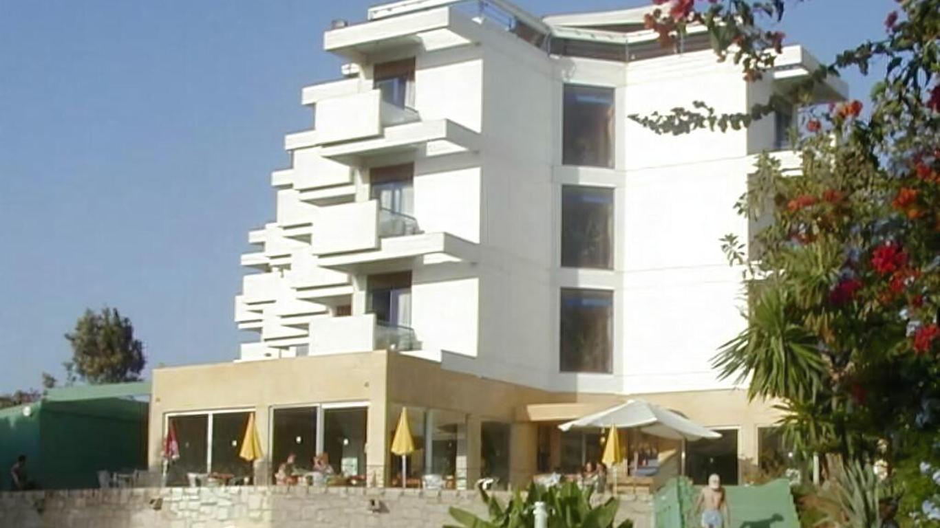 Royal Hotel