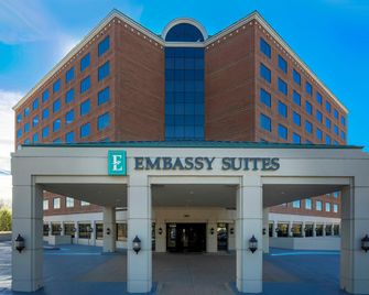 Embassy Suites by Hilton Dallas Love Field - Dallas - Budynek