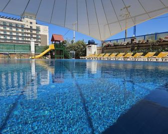 Nil Hotel - Ayvalık - Piscina