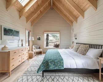 Black Forest Cabins - Mahone Bay - Спальня