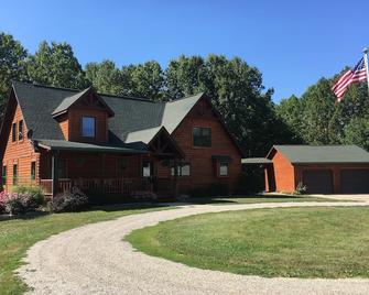 Family Fun In Paradise! Mill Creek Lodge - Marshall - Building