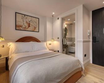 The Carlton Tavern Hotel - London - Bedroom
