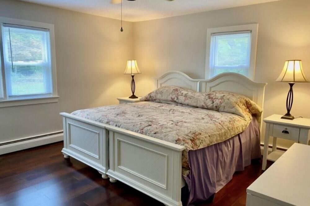 Charming 3 bedroom house in lovely Piney Point with WiFi, AC - Piney Point - Habitación