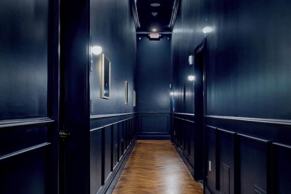 The Highliner Hotel - Gloucester - Flur