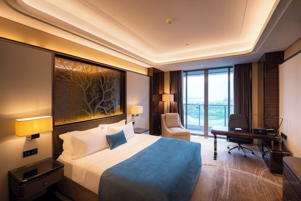 Star Lake Hotel International