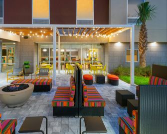 Home2 Suites By Hilton Wildwood The Villages - Wildwood - Patio