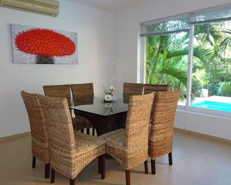 La Salamandra - Puerto Aventuras - Comedor
