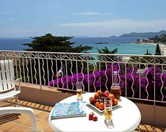 Hotel Belle Vue - Le Lavandou - Balcony