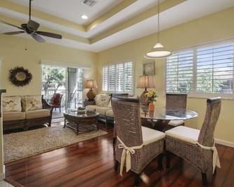 Beautiful Condo with a Tree House Feel - Port St. Lucie - Dining room