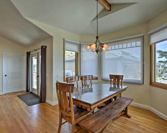 Ocean View Home Directly across from beach access- Cayucos, California - Cayucos - Dining room