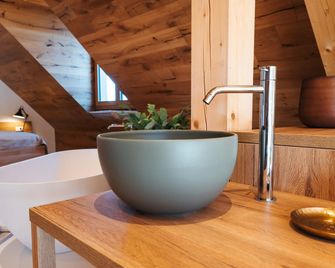 Pira Hotel - Hruševje