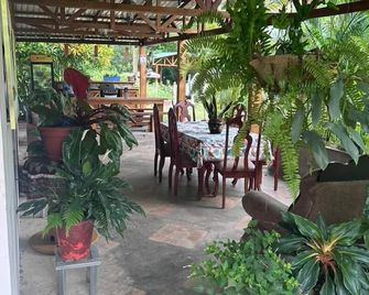 River Side Lodge - Horquetas - Pátio