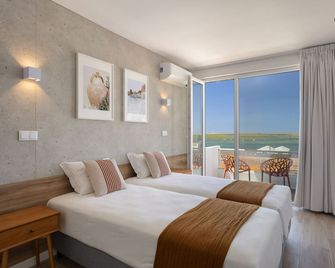 Hotel Made inn Faro - פארו - חדר שינה