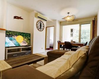 La Corbeilloise - T2 de 50m2 à Saint-Denis - Saint-Denis - Wohnzimmer