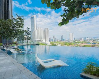 Pavilion Embassy Suites Klcc - Kuala Lumpur - Pool