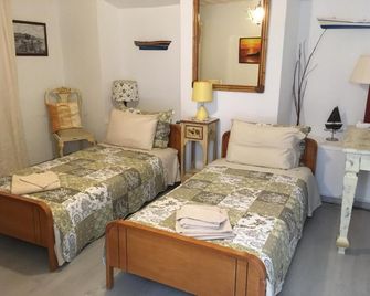 Toula's house 2 - Spétses - Bedroom