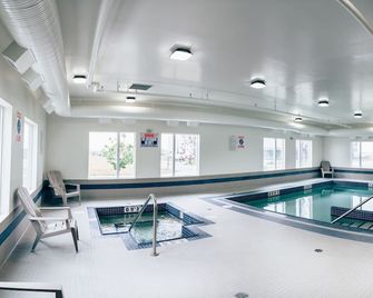 Motel 6 Airdrie Ab - Airdrie - Zwembad