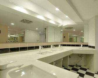 Flyinn Hostel - Kaohsiung