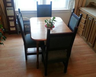 Kelowna Okanagan Lake Inn - קלונה - חדר אוכל