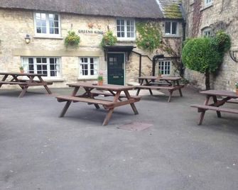 The Bell Inn - Witney - Patio