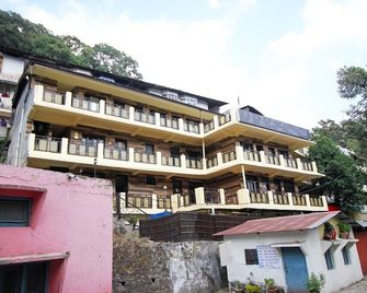 Oyo 4111 Hotel Shivraj - Nainital - Edificio