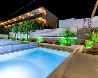 Stay Helios - Faliraki - Pool